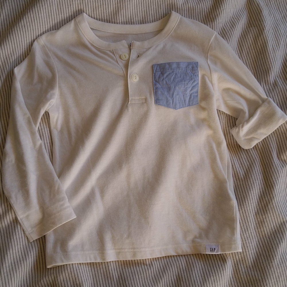 Gap Chambray Pocket Tee NWOT